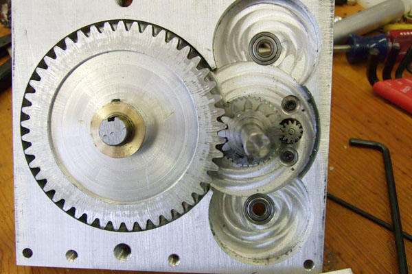 Simplified gearbox with external flywheel Simplified gearbox with external flywheel