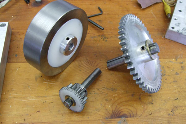 9000 rpm flywheel and gears